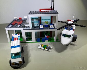 Prodám kompletní Lego nemocnici 4429 - 3