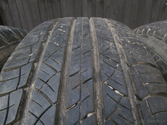 Michelin latitude tour hp 215/70R16 - 3