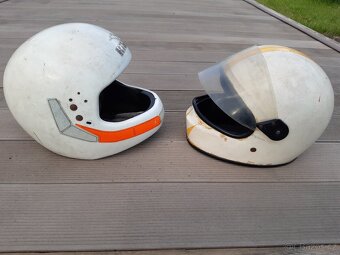 Retro helmy - 3