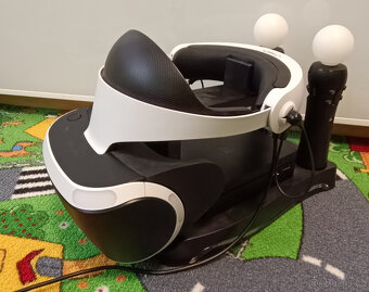 Prodám PlayStation 4 Pro + PS VR + 2 ovladače + 8 her - 3