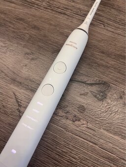 Zubní kartáček Philips Sonicare 9000 DiamondClean HX9911/19 - 3