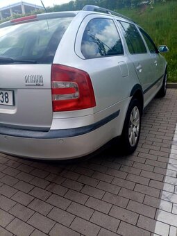Škoda Octavia 2.0 TDi - servisní knížka - 3