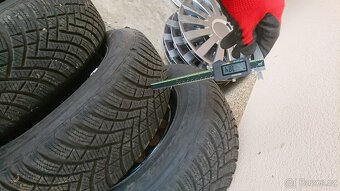 Kompletní zimní kola 15" Octavia 3,2.. Pneu cca 7,5mm + pok - 3