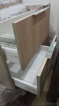 Závěsná koupelnová skříňka LAUFEN š. 116cm - nová - 3