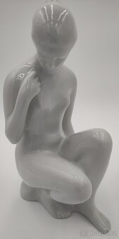 Krásná starožitná porcelánová soška Akt mladé ženy 26,5 cm - 3
