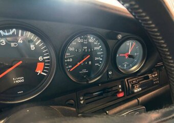 Porsche 911 z roku 1989 ve verzi 3.2 - 3