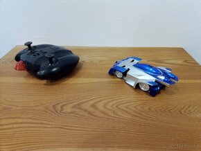 Antigravitační autíčko - modré - 3