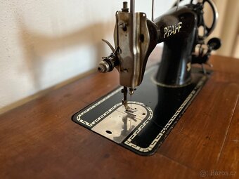 PFAFF 31 šicí stroj se stolkem - 3