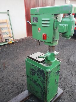 Závitořez - Sloupová vrtačka - 3