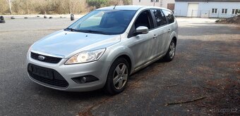Ford Focus 2,0i 16V Carving 107 kw kombi - 3
