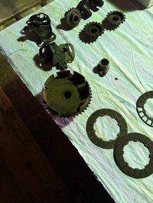 Jawa 250, 350 díly z převodovky - 3