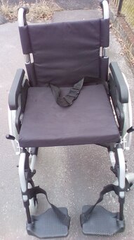 INVALIDNÍ VOZÍK 47 cm-ZADNÍ BRZDY-lze zaslat po ČR - 3