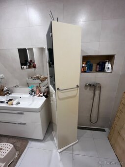 Koupelnová skříňka, zrcadlo do koupelny, věšák - 3