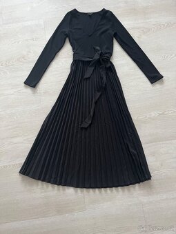 Prodám nové šaty Guess - 3