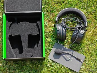 Herní sluchátka Razer Kraken V3 - 3