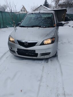 Prodám Mazda 2, najeto 87000 km, r.v. 2005/12 - 3