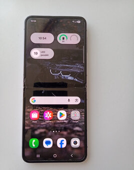 Samsung Galaxy Z Flip 4 - 3