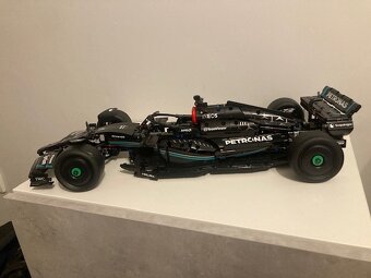 prodám LEGO Technic 42171 Mercedes-AMG F1 W14 E Performance - 3