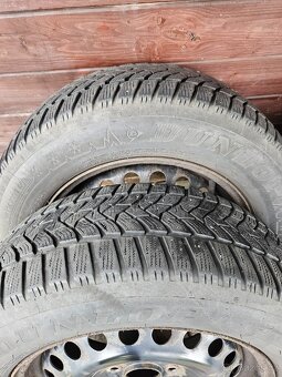 Sada zimních pneu Dunlop 215 60 R16 včetně disků - 3