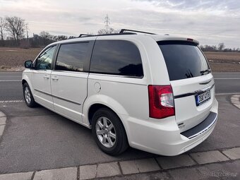Chrysler Town Country 3,6 2x DVD RT Kůže 2011 - 3