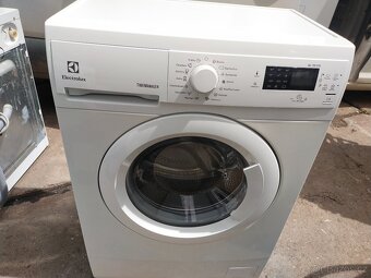 Prodám plně funkční dig.Slim pračku zn. ELECTROLUX--DOVEZU- - 3