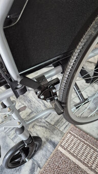 Prodám mechanický invalidní vozík + - 3