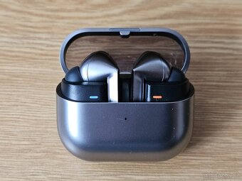 Sluchátka Samsung Galaxy Buds3 Pro Stříbrná - nové - 3