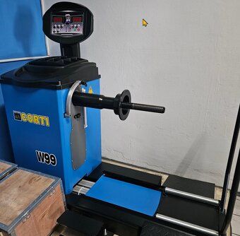 Nákladní zouvačka 26" a 56" a nákladní vyvažovačka - 3