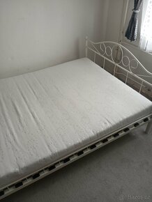 Kovová postel s roštem 140cm na 200cm - 3