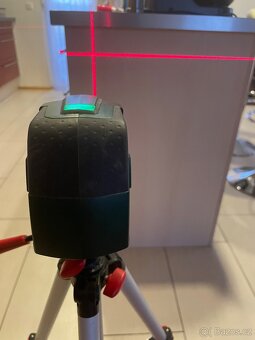 Křížový laser BOSCH PCL 10 vč. stativu - 3