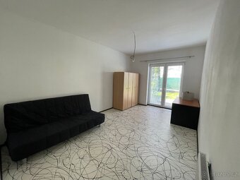 Pronájem bytu 2+kk se zahradou - 3