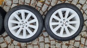 Škoda 5JJ601025 alu kola 17" Savio bílá s pneu Michelin - 3