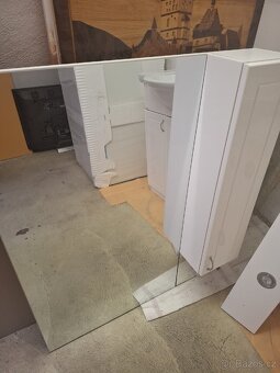 Koupelnová skříňka s umyvadlem - 3