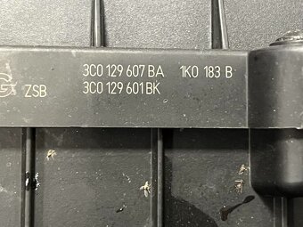 Filtrbox vzduchový filtr 3C0129607BA VW Golf 5 r.v. 2009 - 3