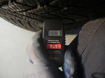 Zimní pneu Bridgestone 235/55R18 - 3