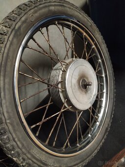 Původní kola včetně brzdových štítu ČZ - 3