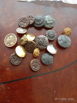 Knoflíky staré - 3