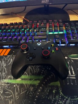 Xbox one 1tb + 2x ovladač - 3