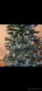 Prodej umělého vánočního stromečku. - 3