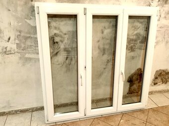 Okno 156 x 162 cm, doprava. - 3