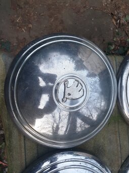 Poklice Škoda 1000, 100 - 3