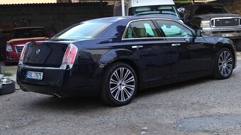 LANCIA THEMA / CHRYSLER 300 3,0 CDR 176KW - 3