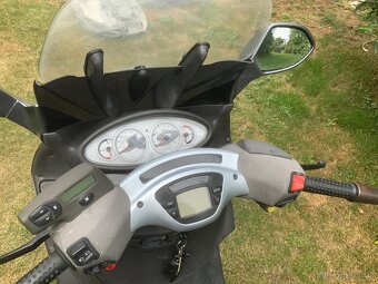 Skútr Piaggio Evolution 500 - 3