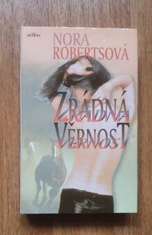 Prodám knihu,knihy od spisovatelky Nora Roberts. - 3