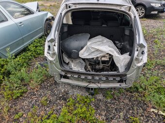 Havarovaný skelet (karoserie) škoda fabia 2 combi - 3