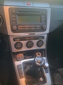 Passat B6 2.tdi 103kw, bourány na pravé straně. Pojízdný - 3