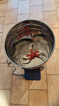 Šrotovník / drtič - na jablka, řepa, mrkev, kopřivu - 3