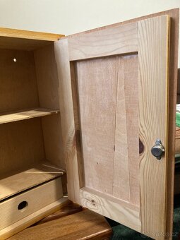 Domácí lékárna dřevěná - 3