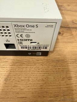 Xbox One S 500GB +2x OVL+1x HRA - 3