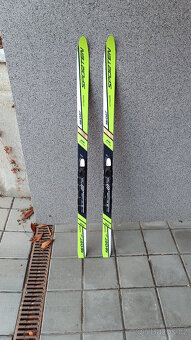 Prodám dětské běžky se šupinami Sporten, délka 120 cm - 3